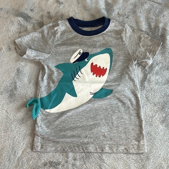 Disney and Carter's - 2 piece  toddler summer set. Size 2T - Picture 2 of 7